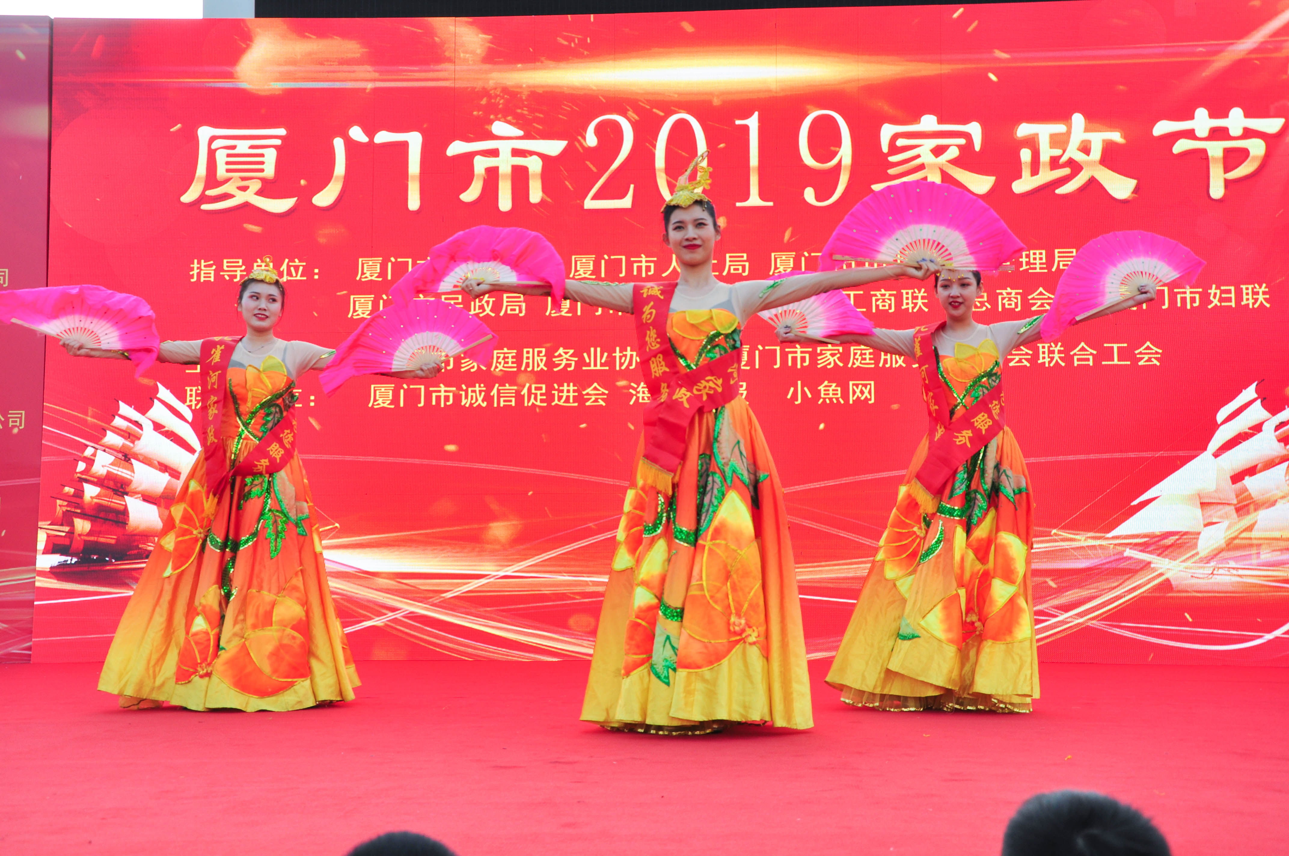 �g��Ц�Z��һ����ʮ�˰���ˇ�R�ψ�������ȸ�������B�T�е����ü�����(ji��)