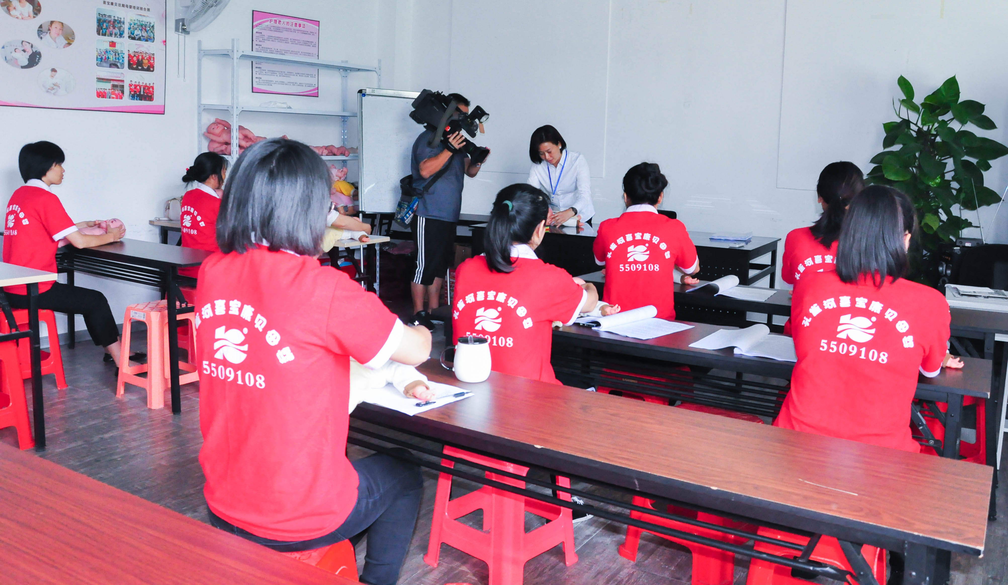 『孔雀河』董事長接受廈視特區(qū)新聞廣場專訪